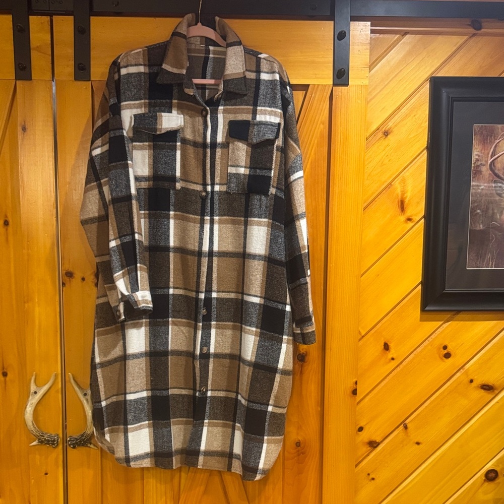 Women's Plaid Utility Shacket Jacket in Brown & Black